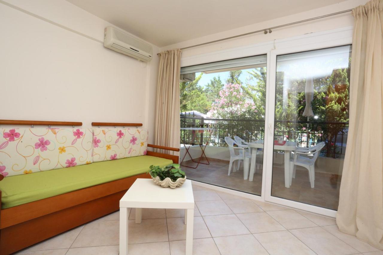 פפקוהורי Palia Platia Apartments מראה חיצוני תמונה