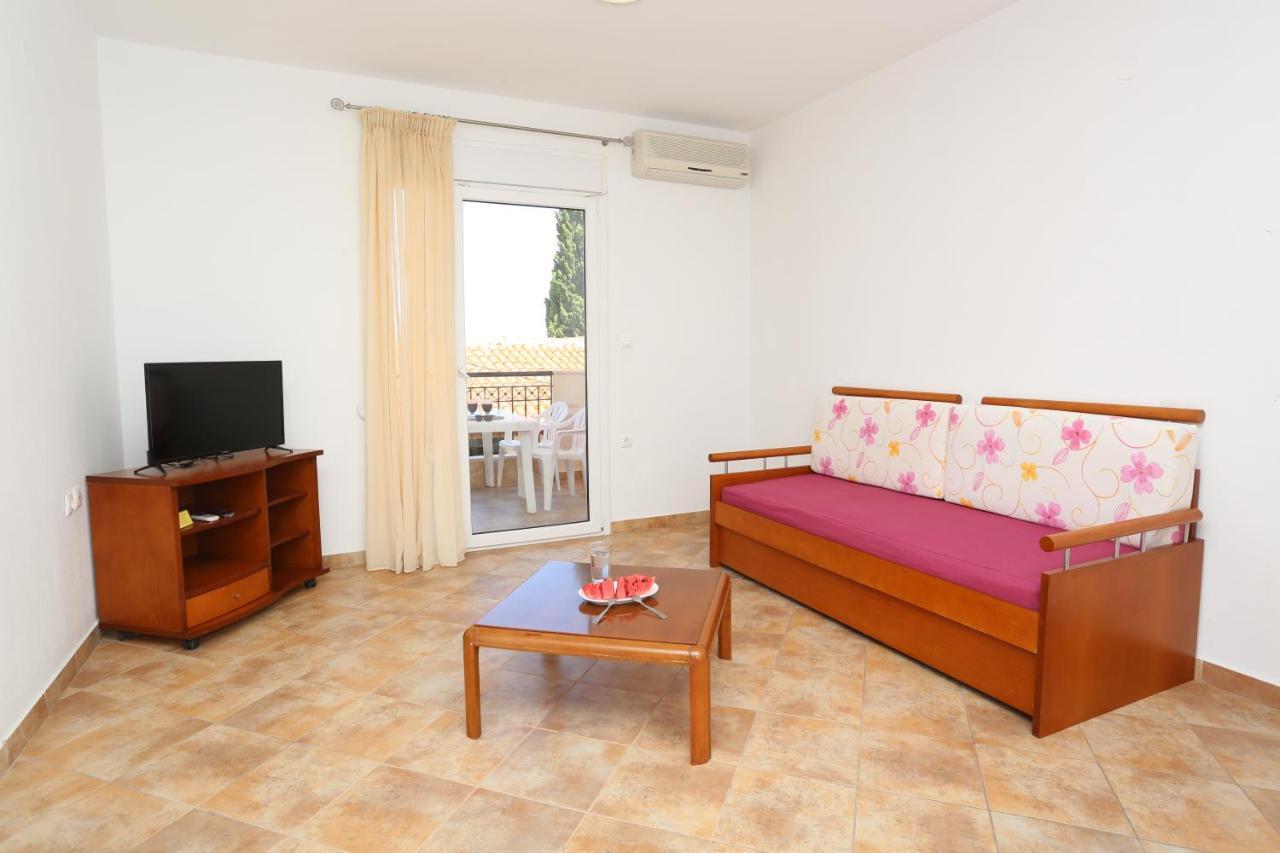 פפקוהורי Palia Platia Apartments מראה חיצוני תמונה