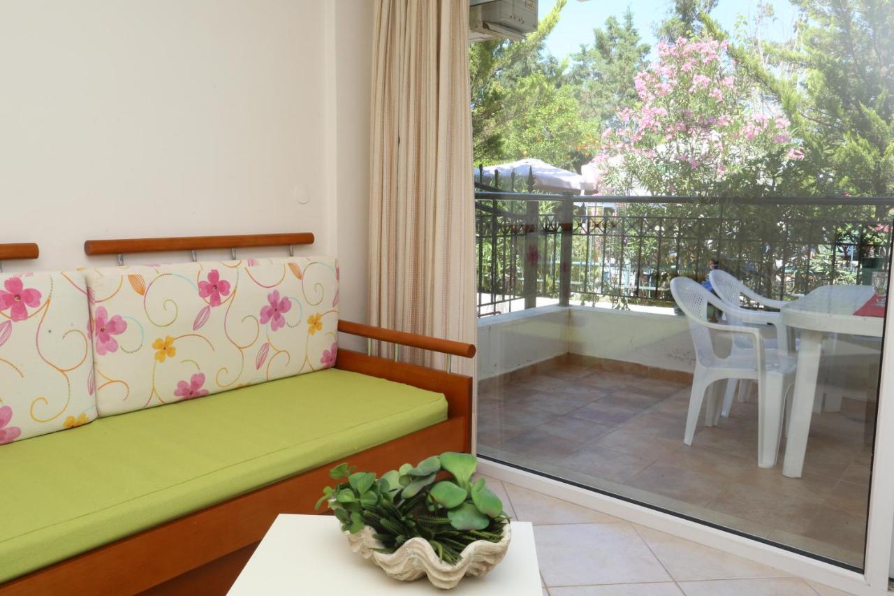פפקוהורי Palia Platia Apartments מראה חיצוני תמונה